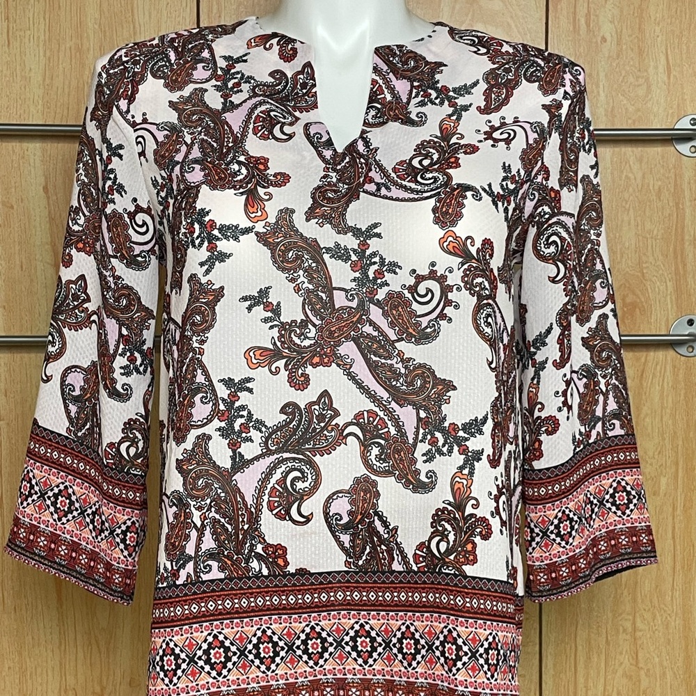 Violet b. Brown and White Relaxed Graphic Blouse with Notched Collar SZ - M